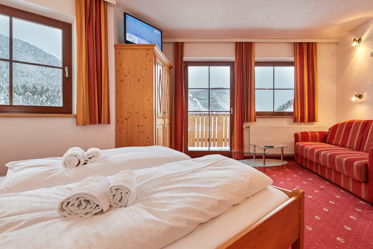 Gut Voegeihof Hotell Forstau  Exteriör bild